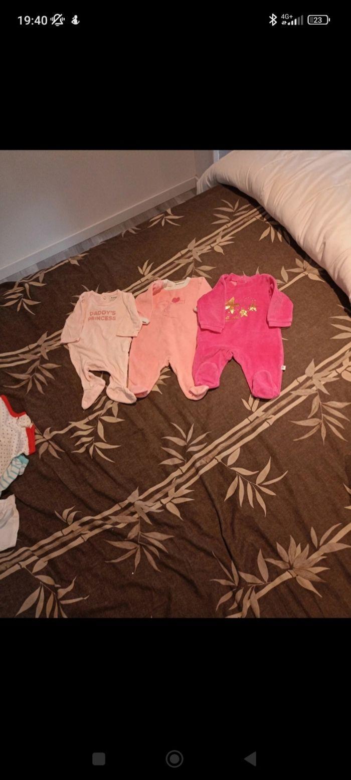 Lot de 3 pyjamas fille en 1 mois - photo numéro 1