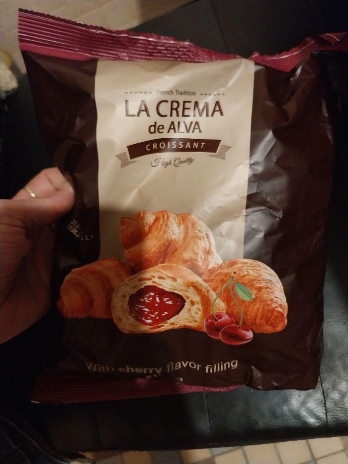 La crema de Alva croissant goût cerise