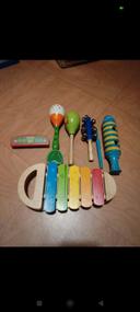 Lot instruments de musique en bois