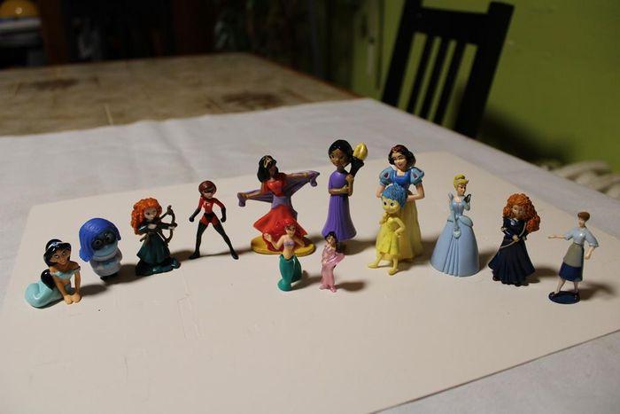 Disney lot figurines féminines - photo numéro 1