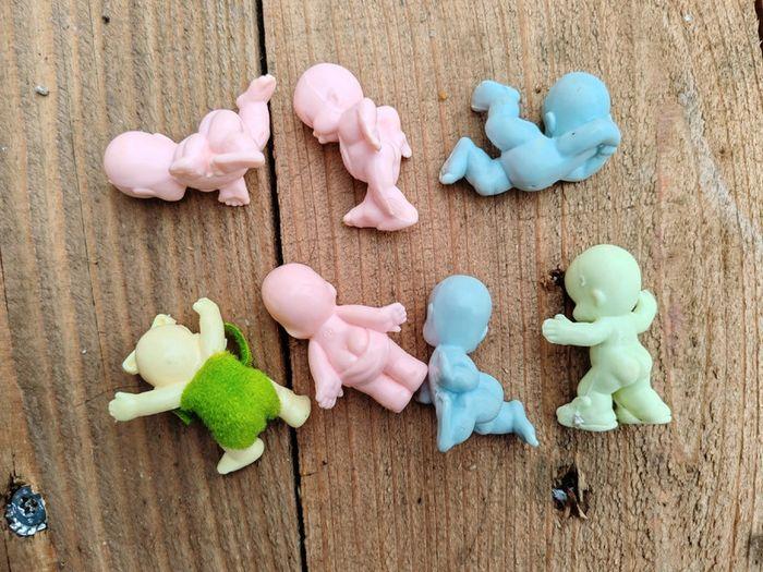 Lot de 7 figurines babies vintages - pastel - photo numéro 5