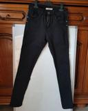 Pantalon 3/4 noir T.38