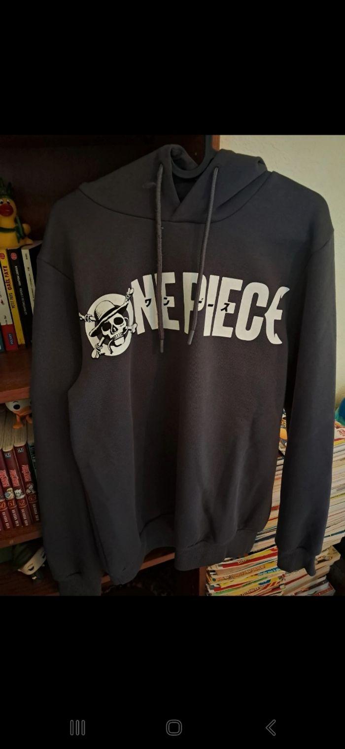 Sweat à capuche One piece - photo numéro 1