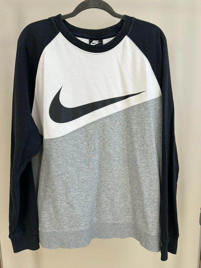 Sweat Nike taille XL - photo numéro 1