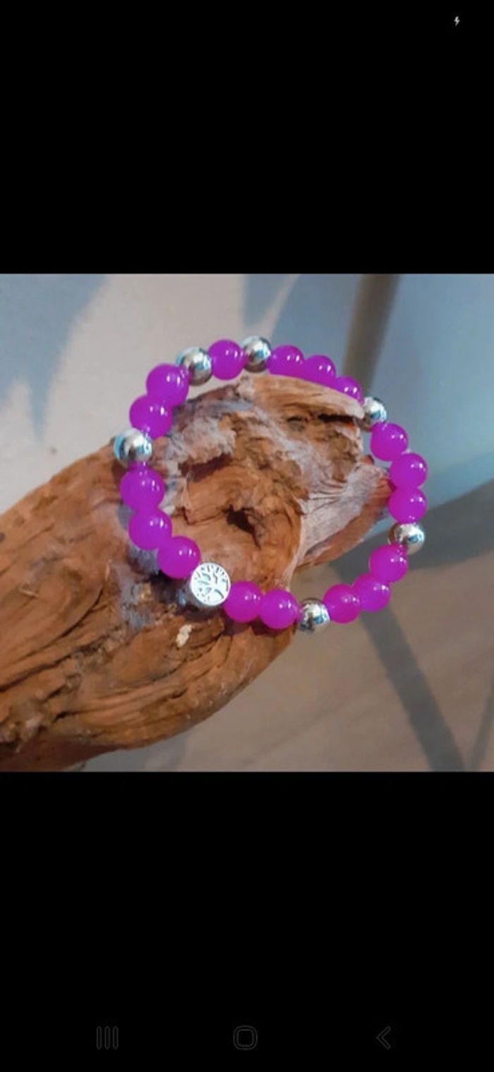 Bracelet perles 8mm rose et arbre de vie.