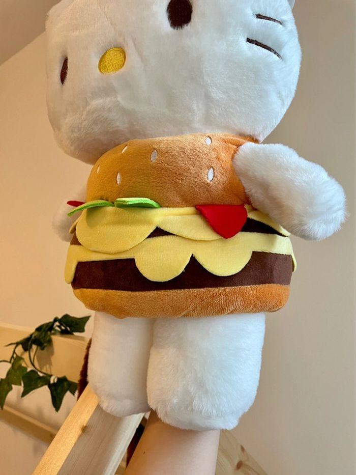 Peluche Hello Kitty déguisement Hamburger 🍔 - photo numéro 14