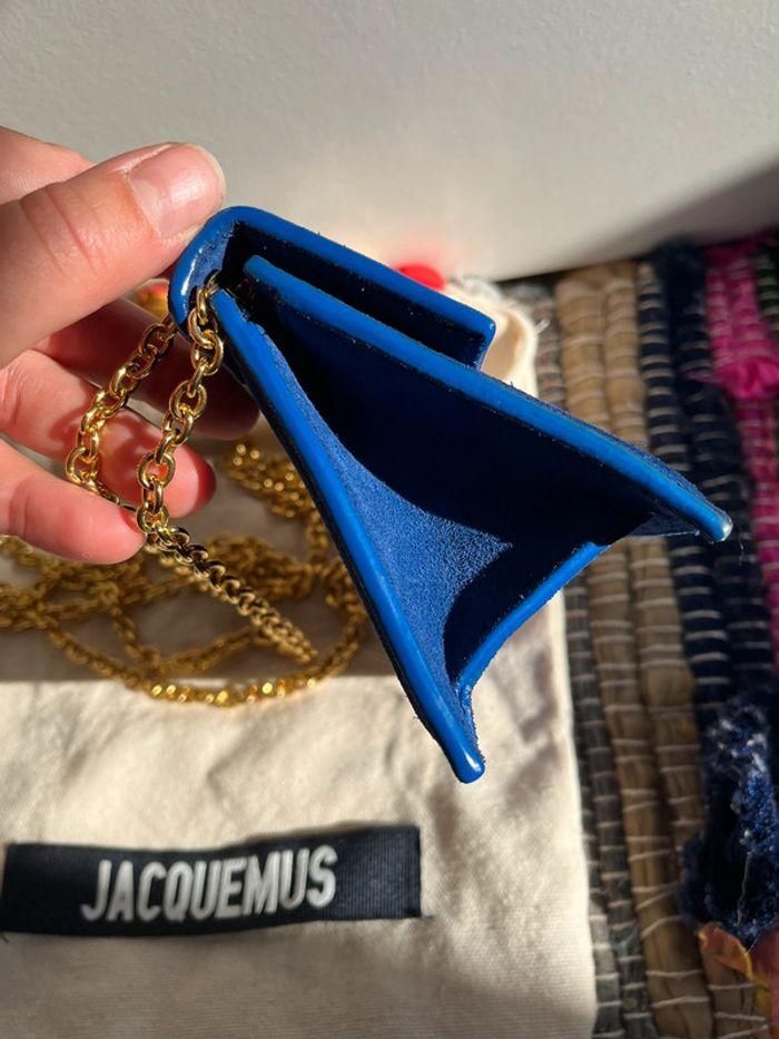 Sac Jacquemus en daim bleu électrique chaîne doré Le piccolo - photo numéro 6