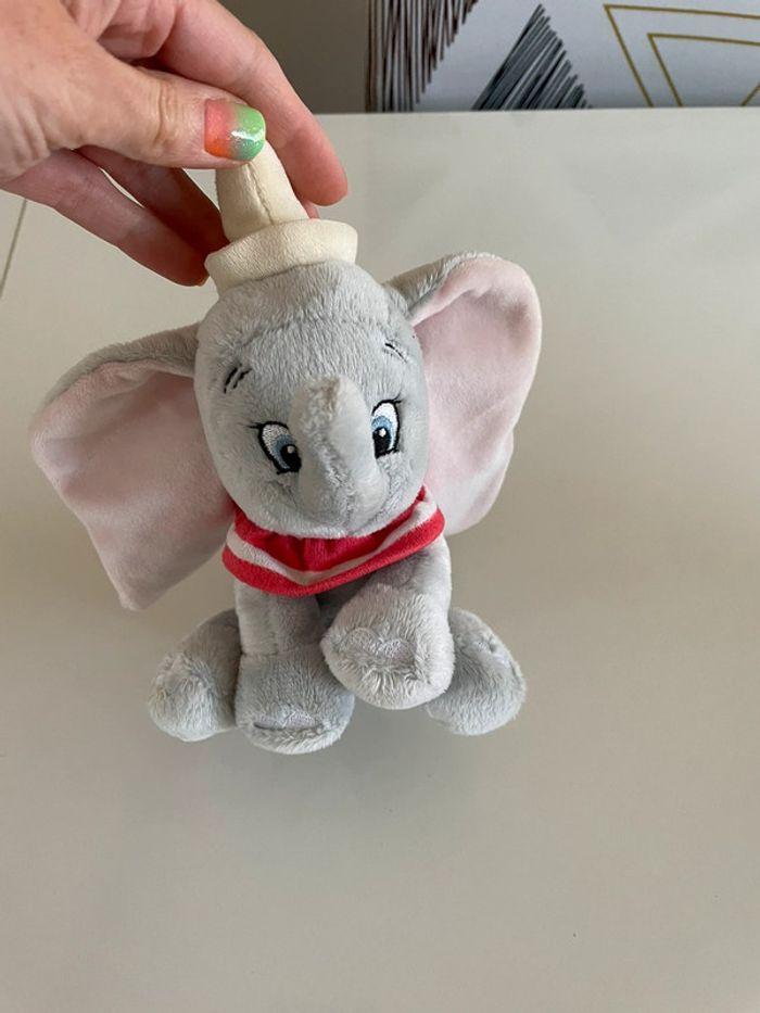 Peluche dumbo environ 18 cm - photo numéro 1