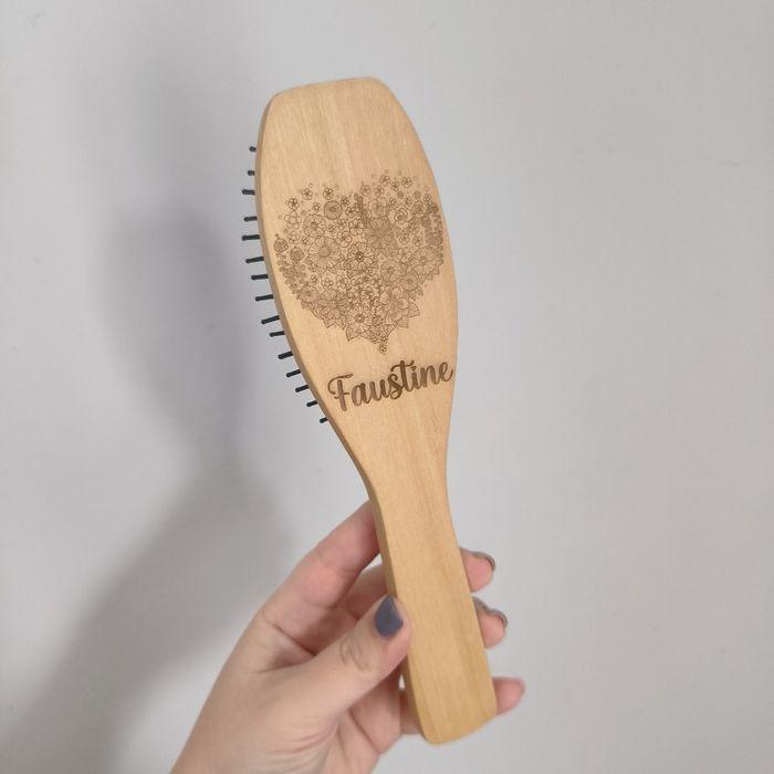 Brosse à cheveux personnalisée - photo numéro 3