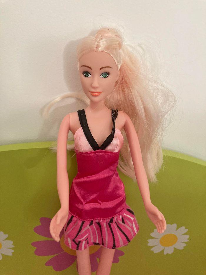 Poupées Barbie à choisir dans les photos - photo numéro 3