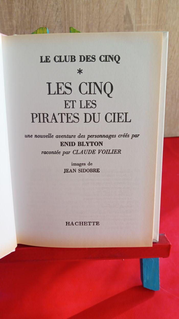 Le club des cinq, Les Cinq et les pirates du ciel, 2011, bibliothèque rose - photo numéro 4