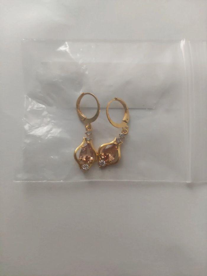 Boucles d'oreilles pendantes (neuf) - photo numéro 5