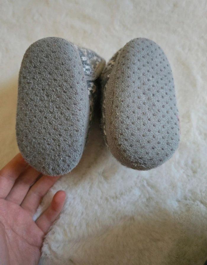 Chaussons pantoufles taille 19 - photo numéro 2