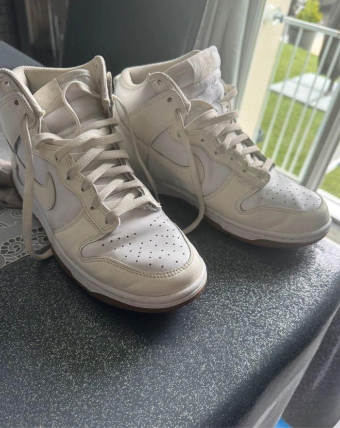 nike dunk montante beige - photo numéro 1