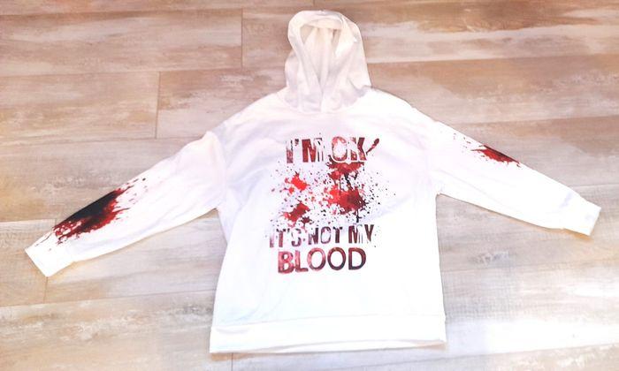 Sweat blanc capuche halloween "I'm ok It's not my blood" - Taille S - photo numéro 1