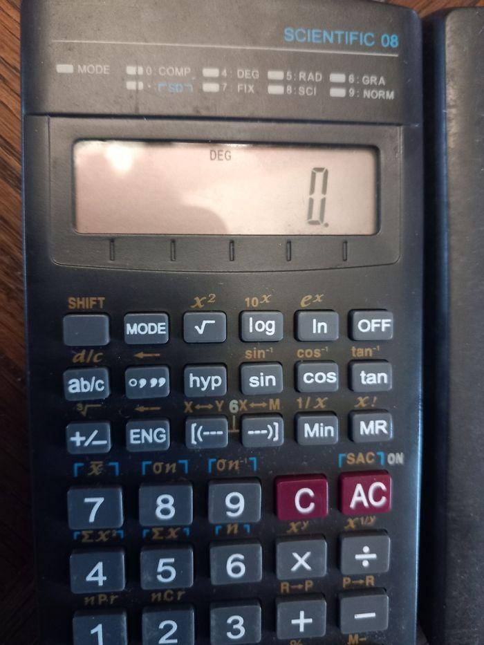 Calculatrice scientifique - photo numéro 2