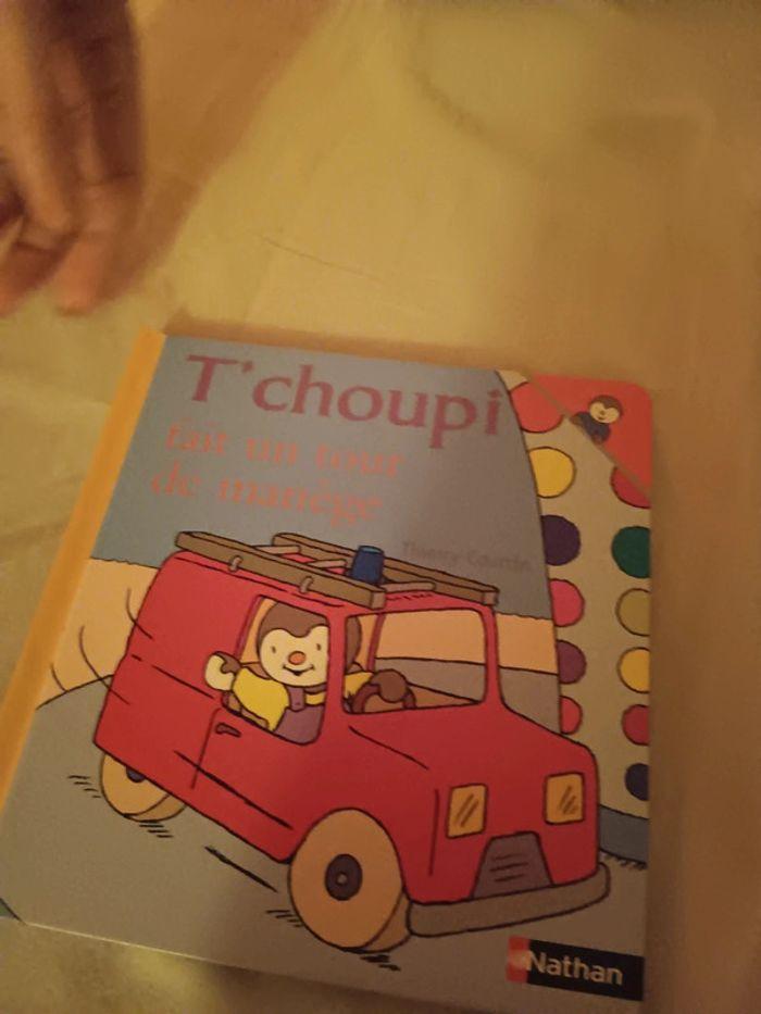 T'choupi fait un tour au manège