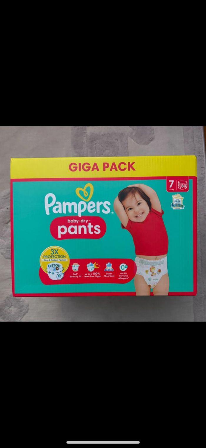 1 paquet de couches Pampers taille 7