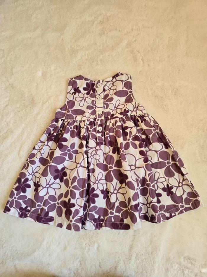 Robe fleurie violette tout compte fait 6 mois - photo numéro 3