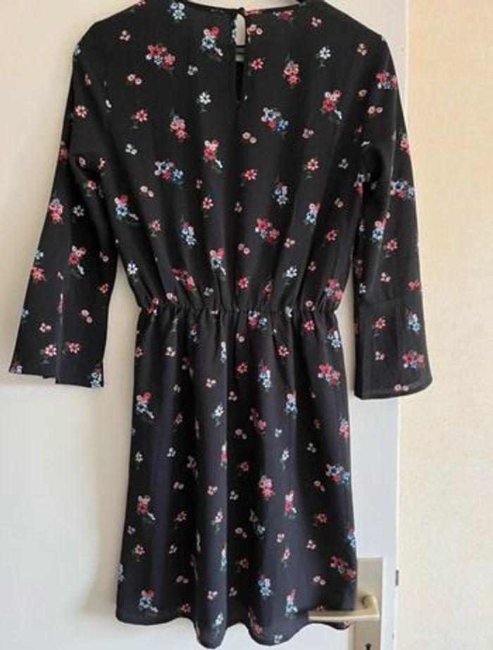 Robe noire à motifs fleuris taille XS - photo numéro 7