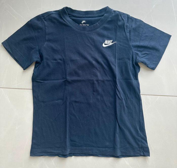 T shirt Nike taille M - photo numéro 1