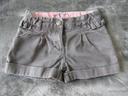 Petit short gris, taille 5 ans.