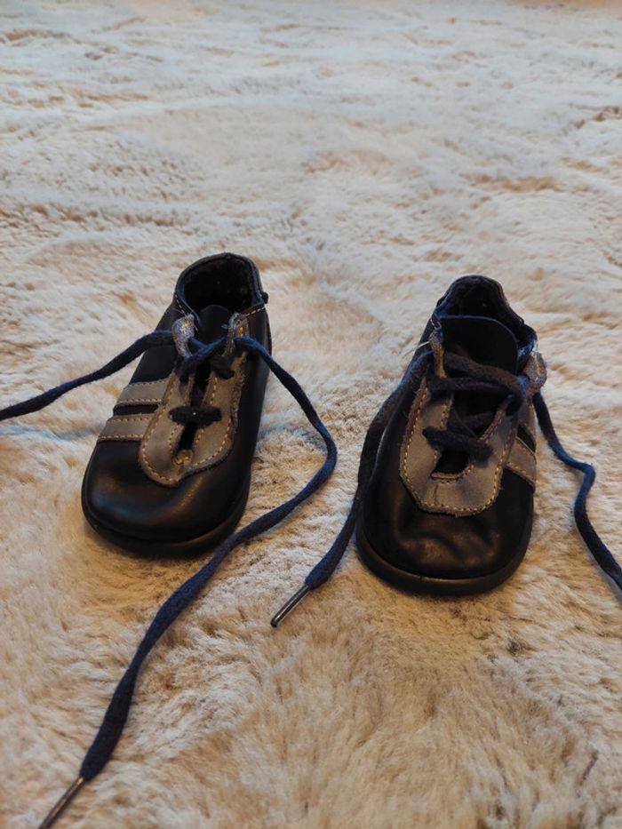 Chaussure bébé taille 19 - photo numéro 1