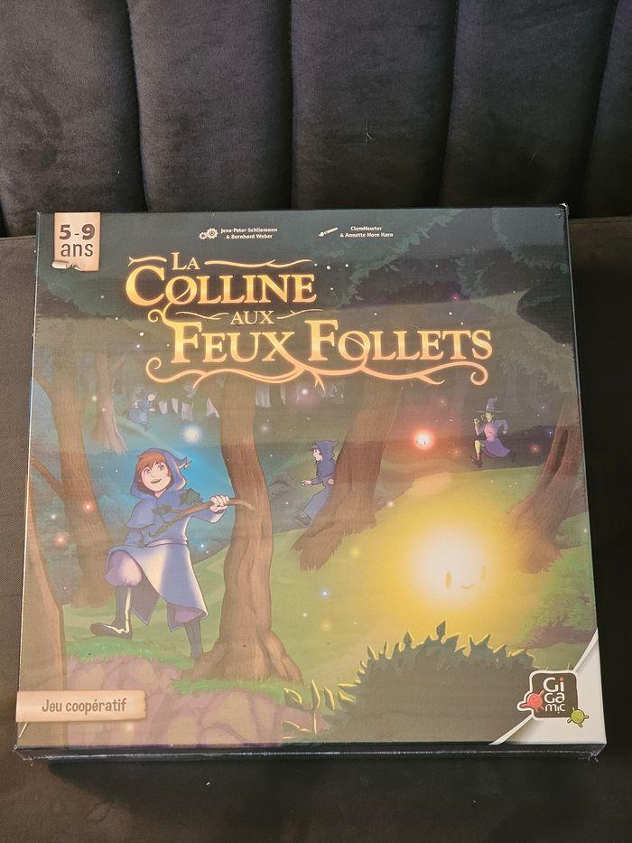 La colline aux feux follets - jeu neuf sous cello - photo numéro 1