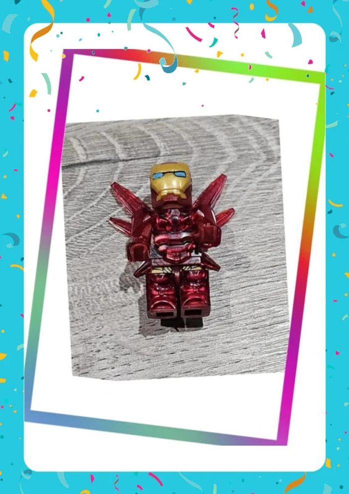 Minifigurine super héros : Iron Man ailé rouge - clear red (compatible Lego) - photo numéro 1