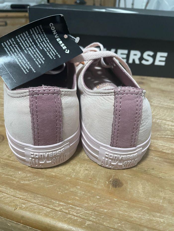 Converses roses en cuir suede taille 40 neuve avec étiquette et boîte - photo numéro 6