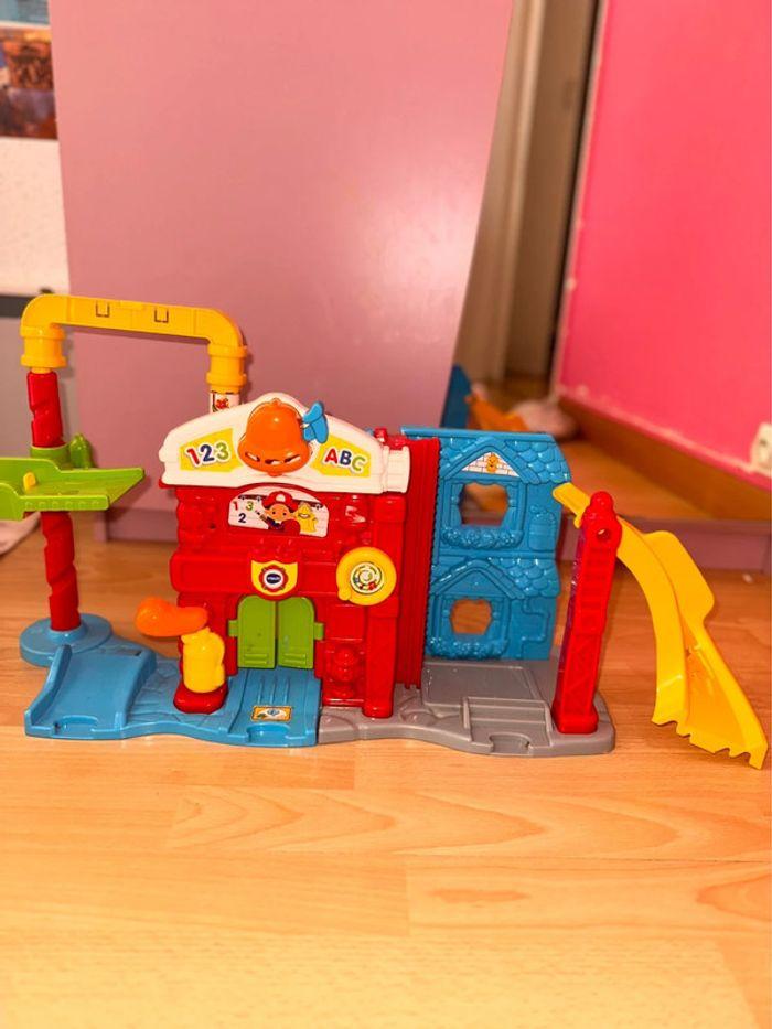 Vtech maxi caserne pompier - photo numéro 1