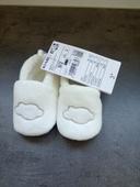 chaussons Kiabi taille naissance 0/3 mois bébé mixte fille / garçons