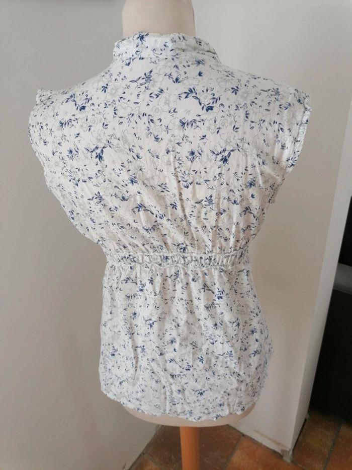 Blouse blanche avec fleurs bleues S/M - photo numéro 4