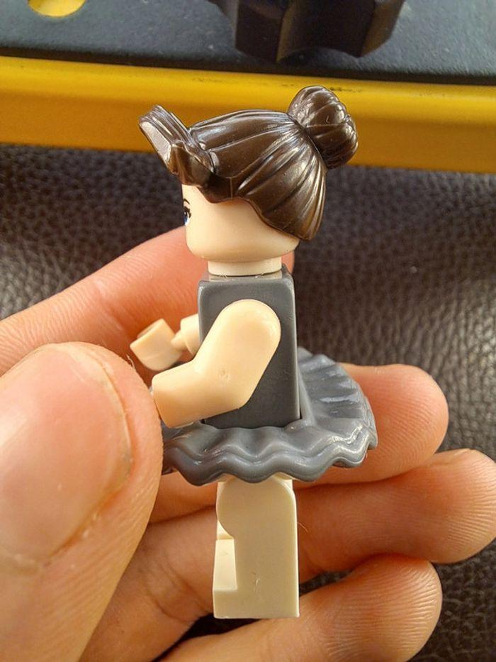 Figurine Lego compatible Danseuse - photo numéro 5