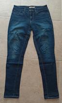 Jean Levi's 711 skinny taille 27 en bon état