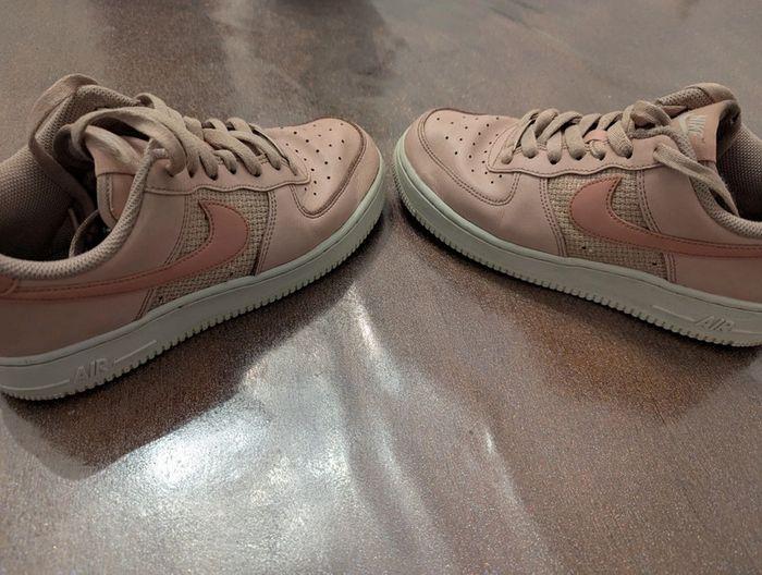 Nike Air Force 1 rose - photo numéro 1