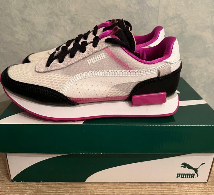 Baskets Future Rider Lumineuses  Puma pointure 35,5 - photo numéro 1