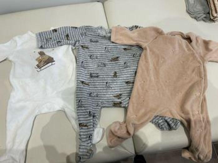 Lot de 3  pyjamas - photo numéro 1