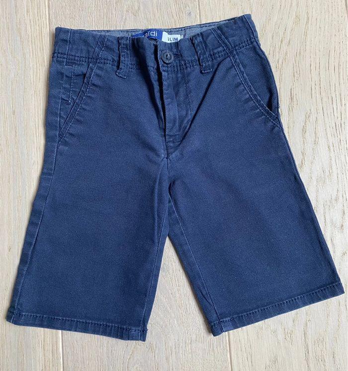 Short slim bleu marque Okaïdi - photo numéro 1