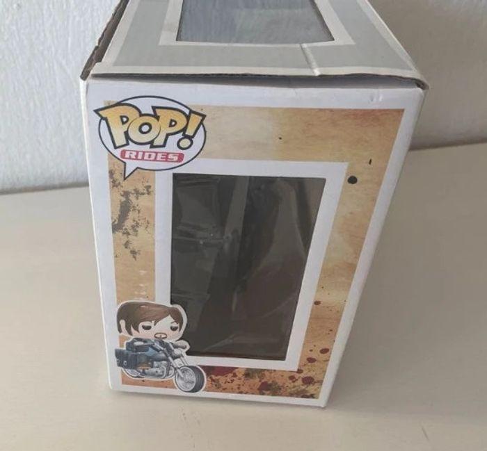 Lot Funko pop Daryl Dixon et sa moto - photo numéro 6