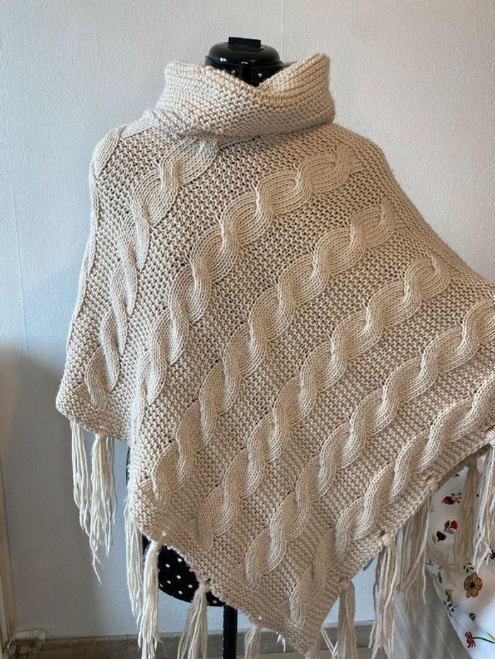 Poncho en maille tressée crème Dandara taille L / 40 - photo numéro 3