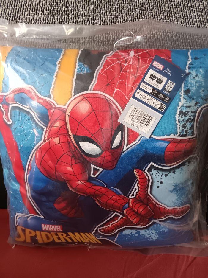 Coussin spiderman - photo numéro 3