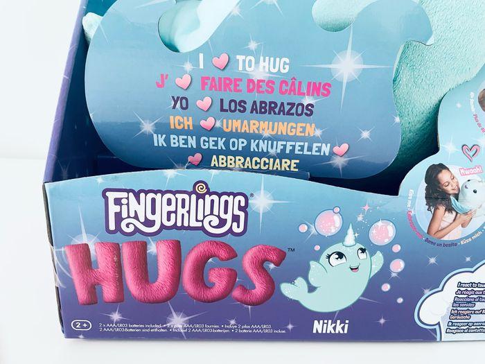 Fingerlings Hugs / peluche lumineuse qui répète - photo numéro 3