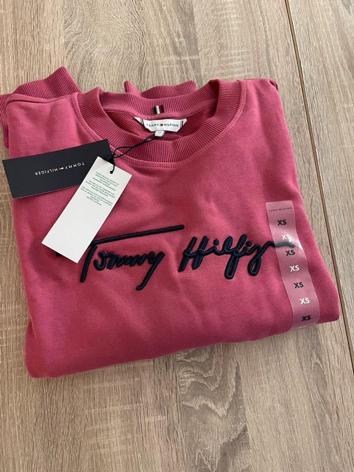 Sweat tommy Hilfiger rose neuf - photo numéro 4