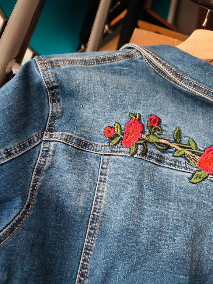 Veste en jean fleurie rose vintage - photo numéro 6