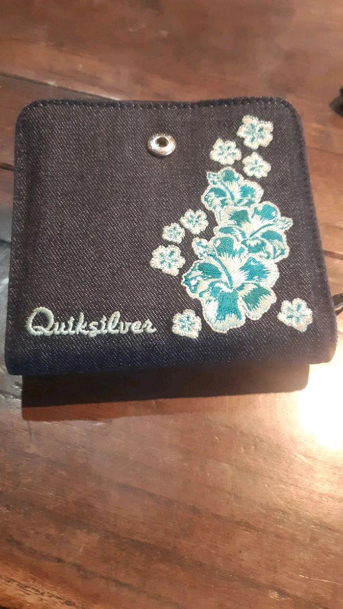 Portefeuille porte-cartes porte-monnaie en jean de marque Quiksilver très bon état - photo numéro 2