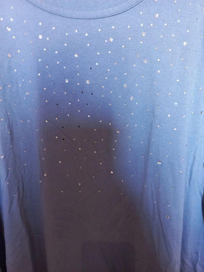 Jolie tee-shirt bleu à strass 50/52 - photo numéro 2