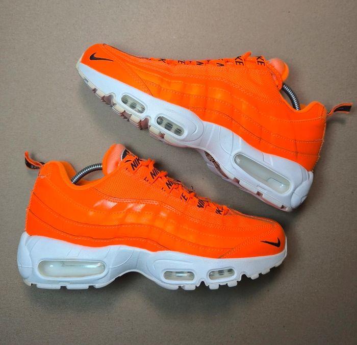 Baskets Nike air max 90 overbranding total orange pointure 40 neuves sans boîte - photo numéro 2