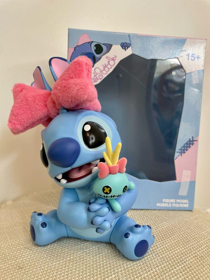 Figurine Disney Stitch et son doudou souillon - photo numéro 4