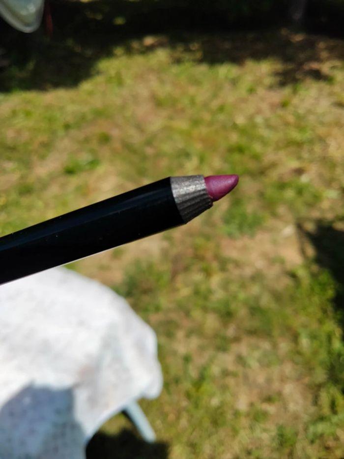 Crayon yeux waterproof neuf dark magenta SLA - photo numéro 2